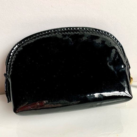 CHANEL 1995 PATENT LEATHER LOGO POUCH PURSE BAG BLACK GOLD TONE ZIPPER NEW TAGS - Picture 10 of 13